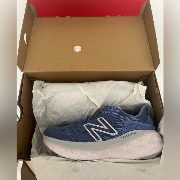 New Balance Running Shoes NWT - Picture 2 of 10